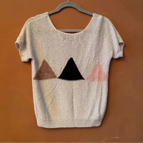 Vintage Tops - Vintage • Triangle Graphic Knit Tee